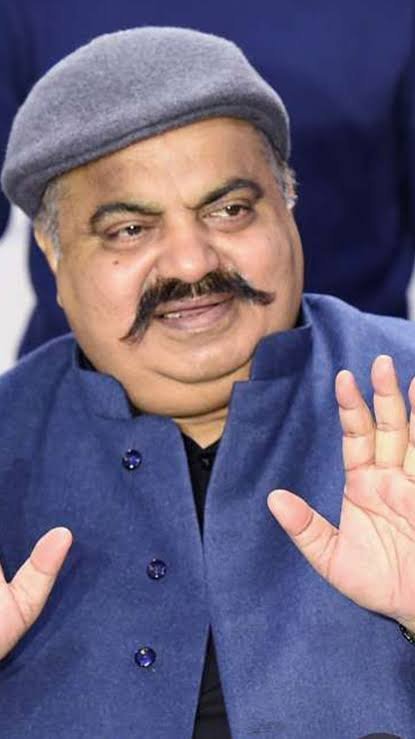 अतीक से खतरनाक था चांद !